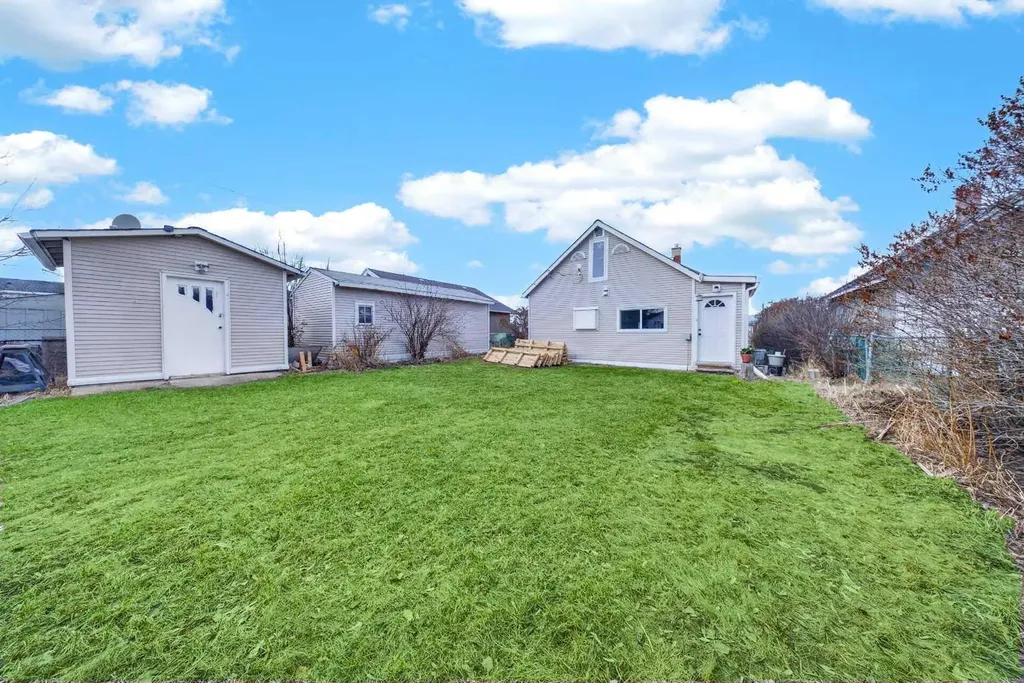 313 5 Street Irricana AB T0M1B0