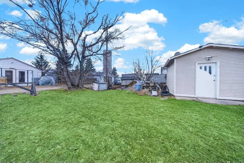 313 5 Street Irricana AB T0M1B0