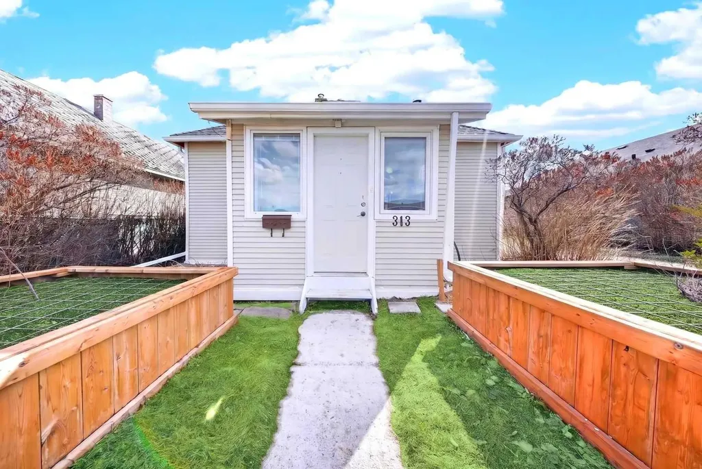 313 5 Street Irricana AB T0M1B0