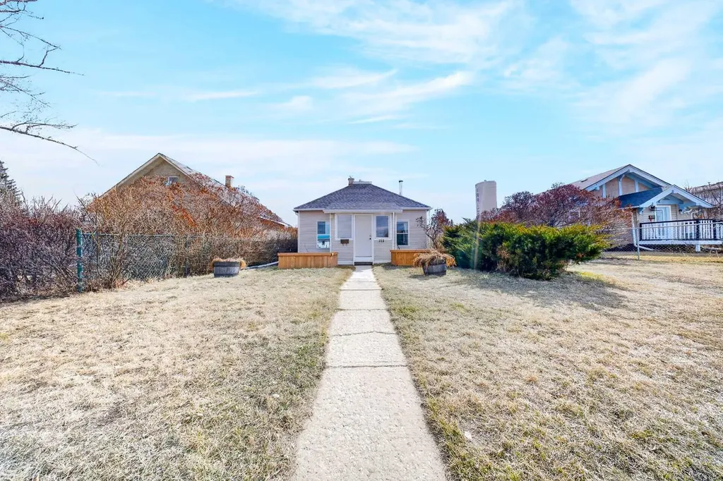 313 5 Street Irricana AB T0M1B0