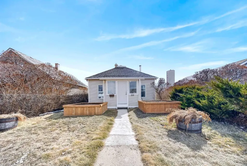 313 5 Street Irricana AB T0M1B0