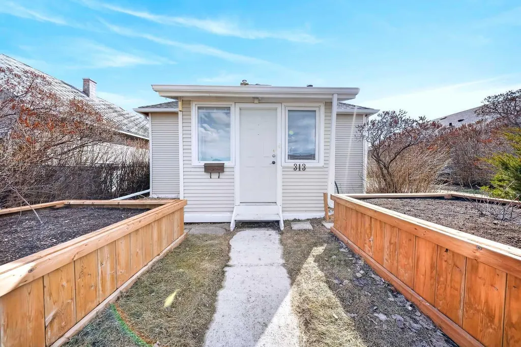 313 5 Street Irricana AB T0M1B0