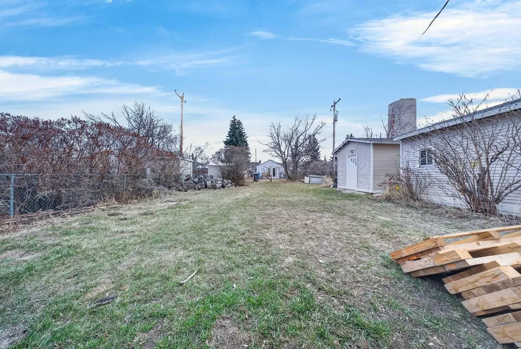 313 5 Street Irricana AB T0M1B0