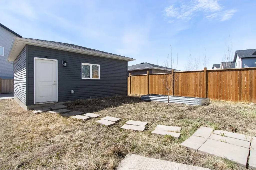 127 Ellen Road Crossfield AB T0M0S0