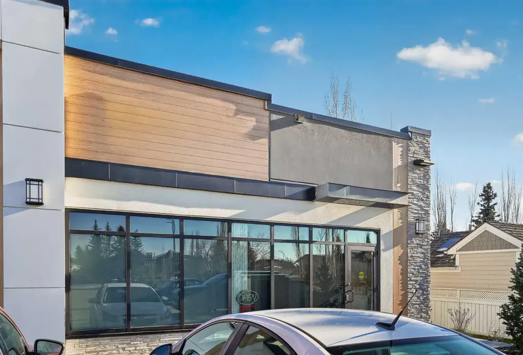 11808 24 Street SW Calgary AB T2W 6G2