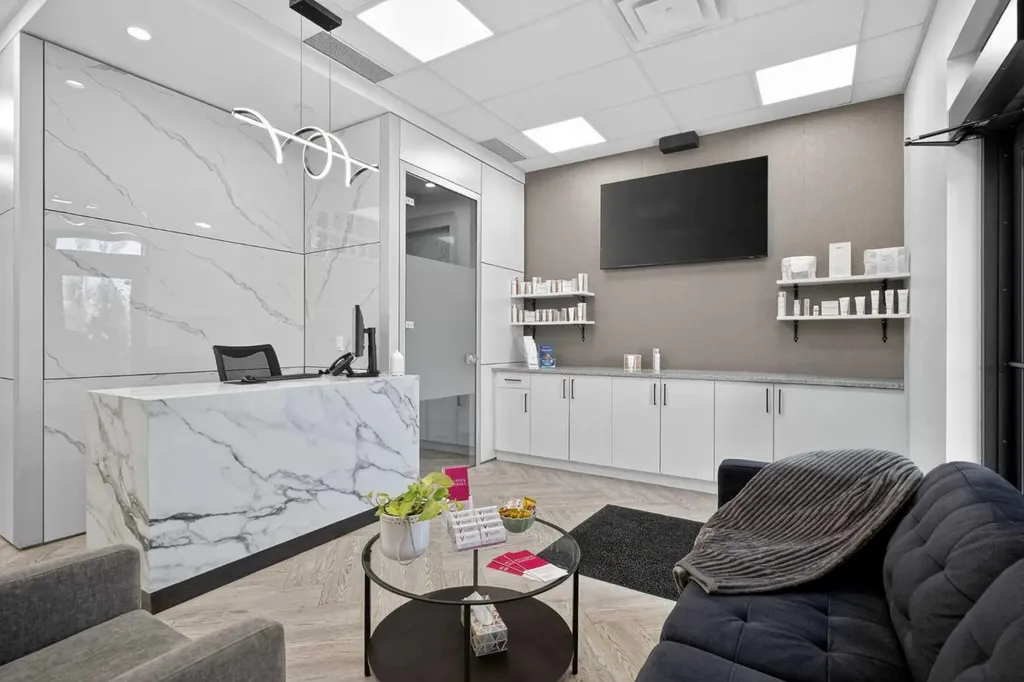 11808 24 Street SW Calgary AB T2W 6G2
