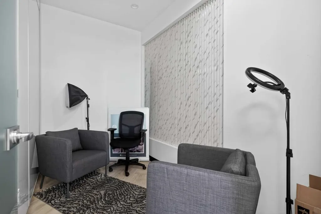 11808 24 Street SW Calgary AB T2W 6G2