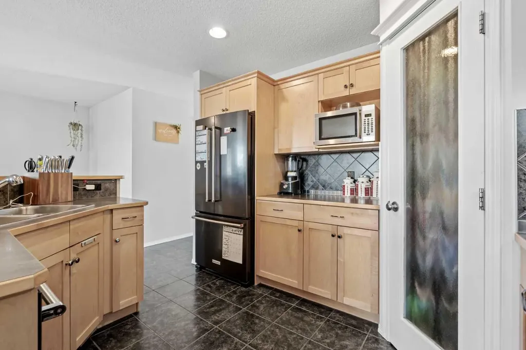 52 Evansford Road NW Calgary AB T3P 1G8