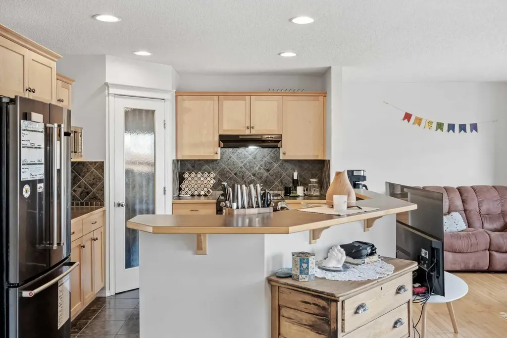 52 Evansford Road NW Calgary AB T3P 1G8