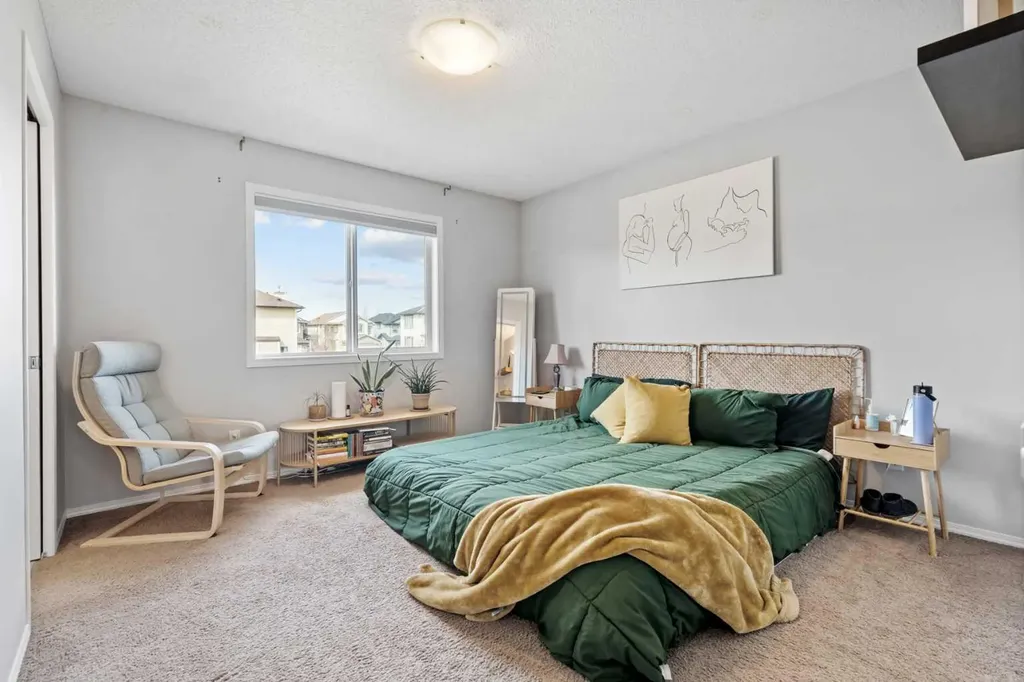 52 Evansford Road NW Calgary AB T3P 1G8