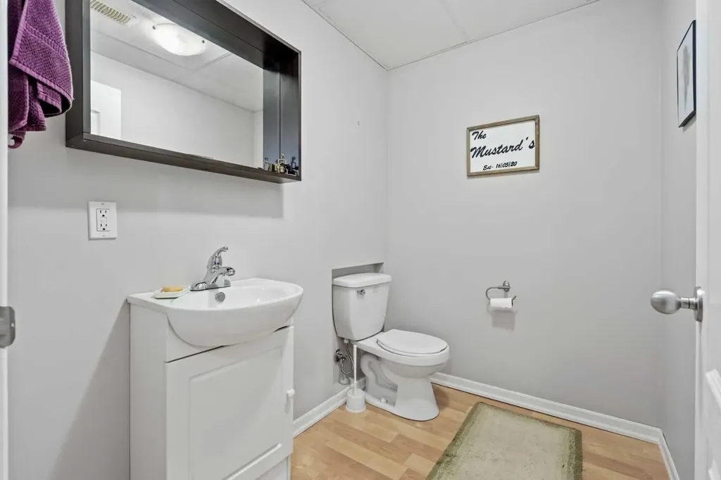 52 Evansford Road NW Calgary AB T3P 1G8