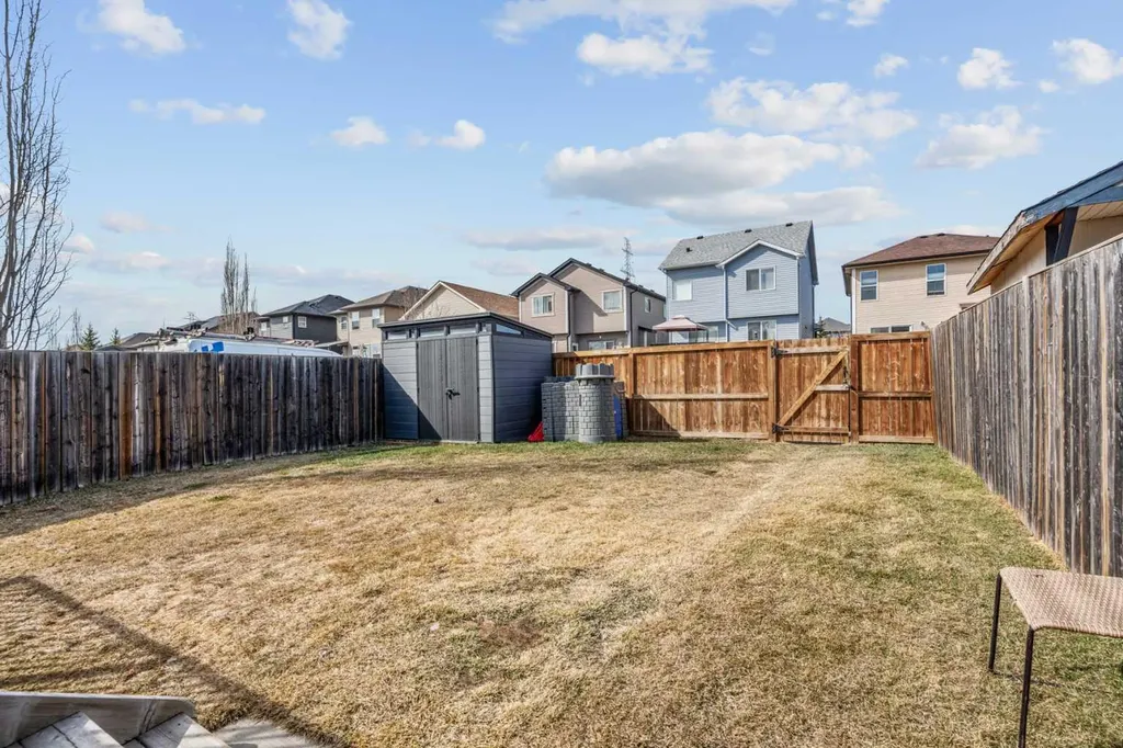 52 Evansford Road NW Calgary AB T3P 1G8