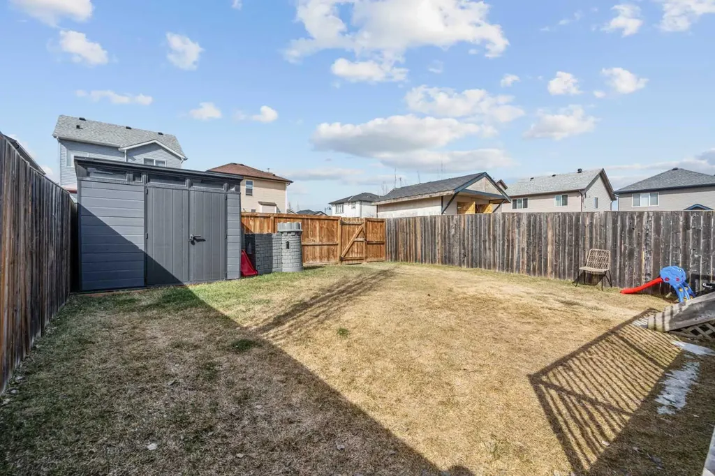 52 Evansford Road NW Calgary AB T3P 1G8