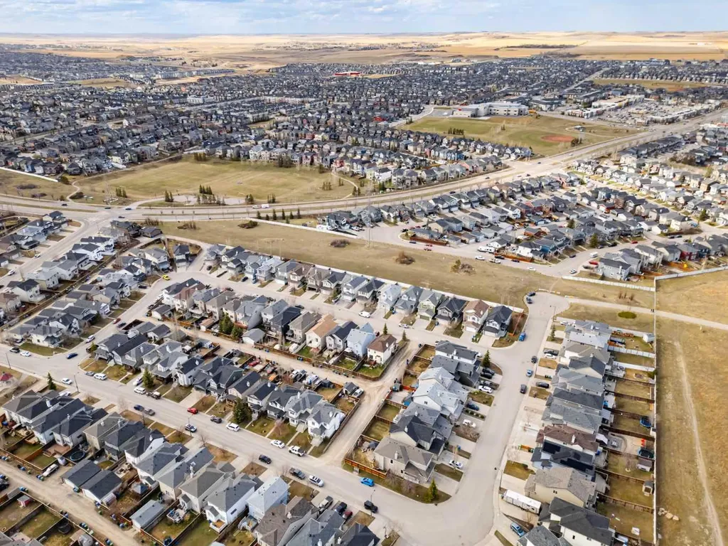 52 Evansford Road NW Calgary AB T3P 1G8