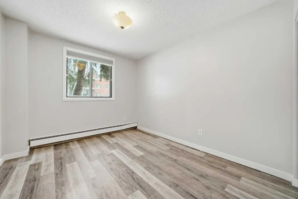 521 57 Avenue SW Calgary AB T2V 4N5