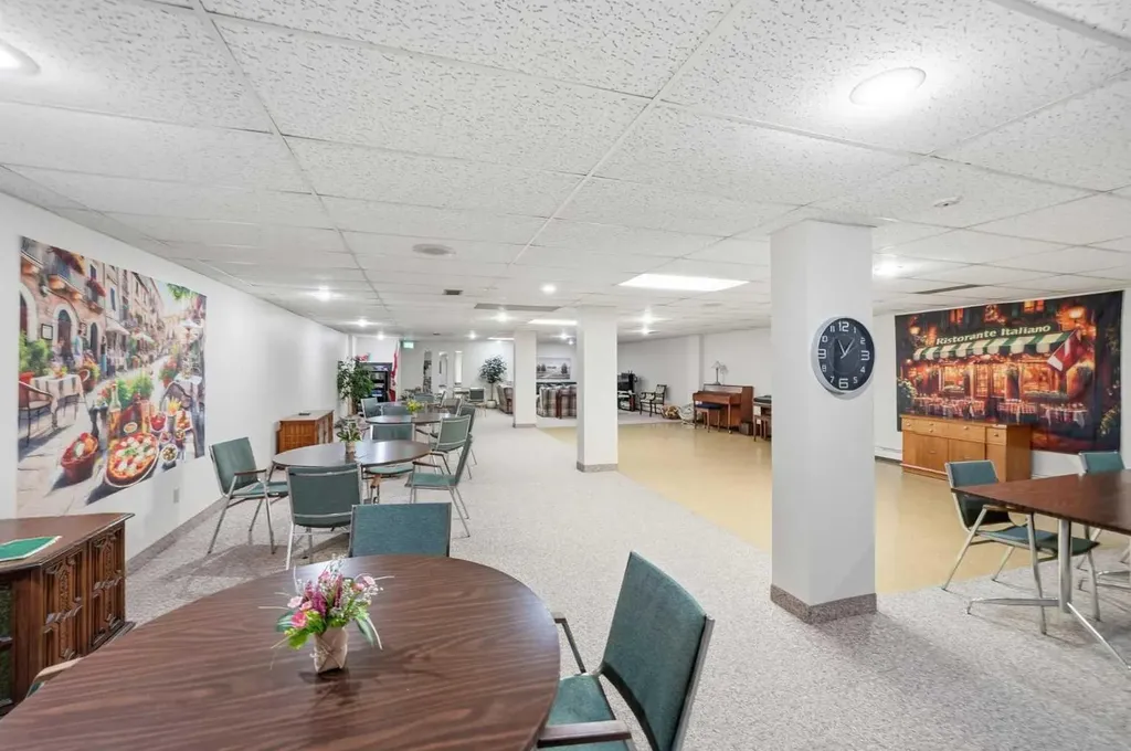 521 57 Avenue SW Calgary AB T2V 4N5