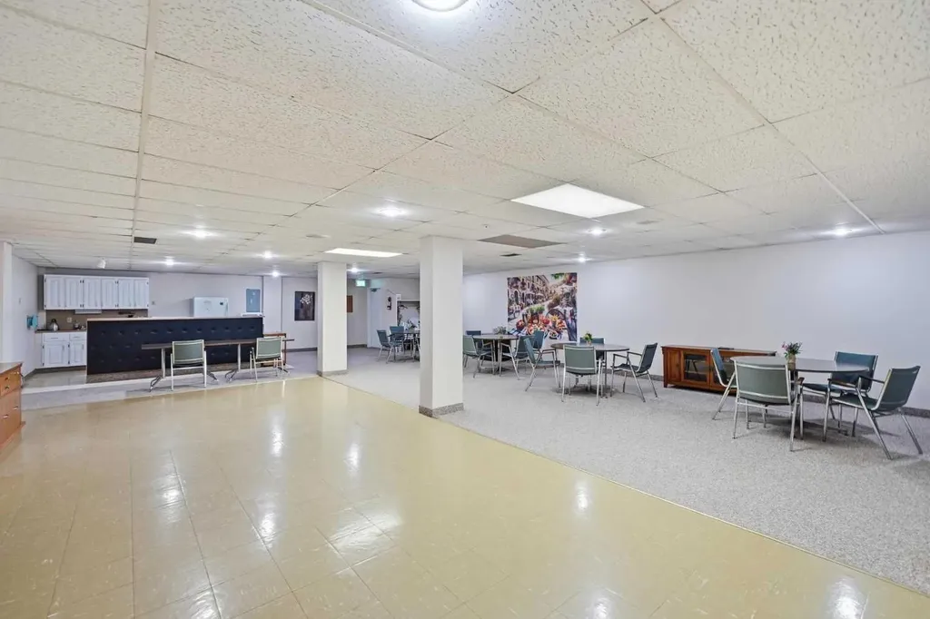 521 57 Avenue SW Calgary AB T2V 4N5