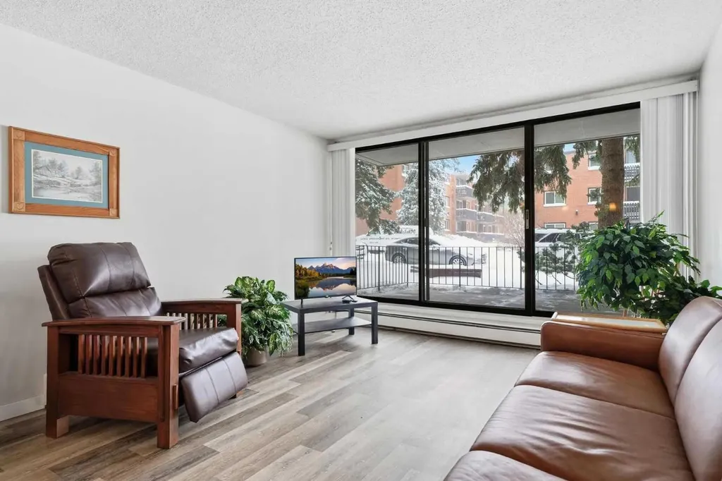 521 57 Avenue SW Calgary AB T2V 4N5