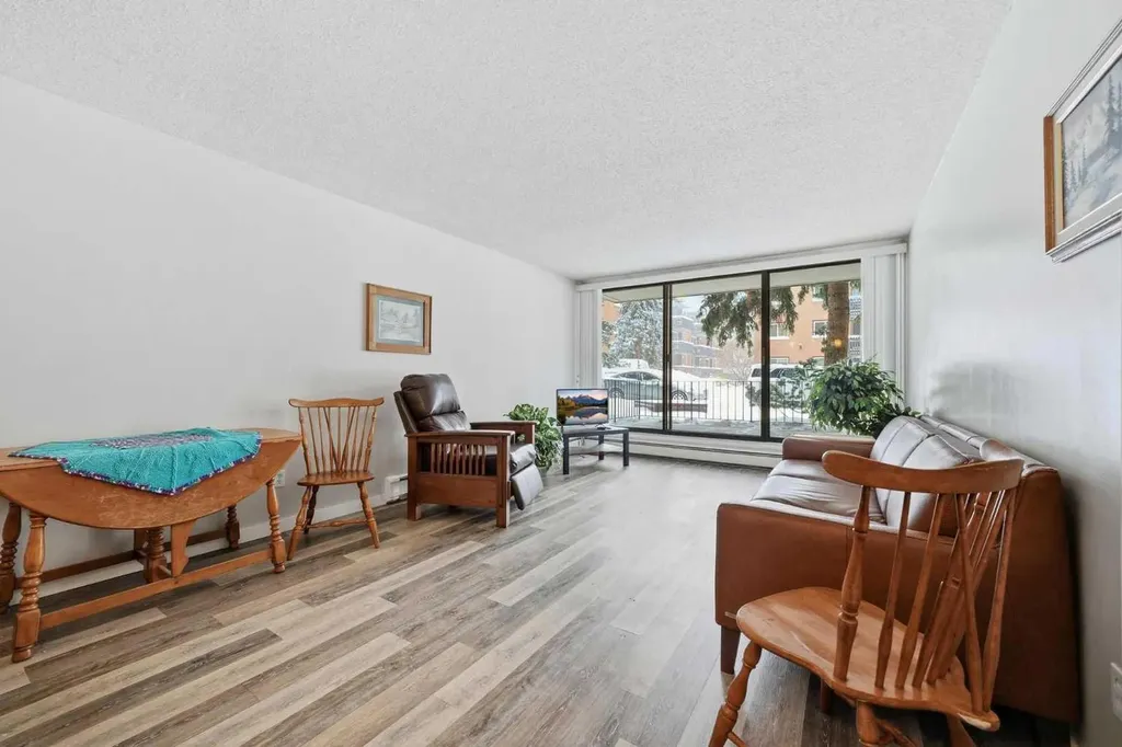 521 57 Avenue SW Calgary AB T2V 4N5