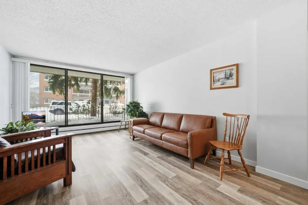 521 57 Avenue SW Calgary AB T2V 4N5