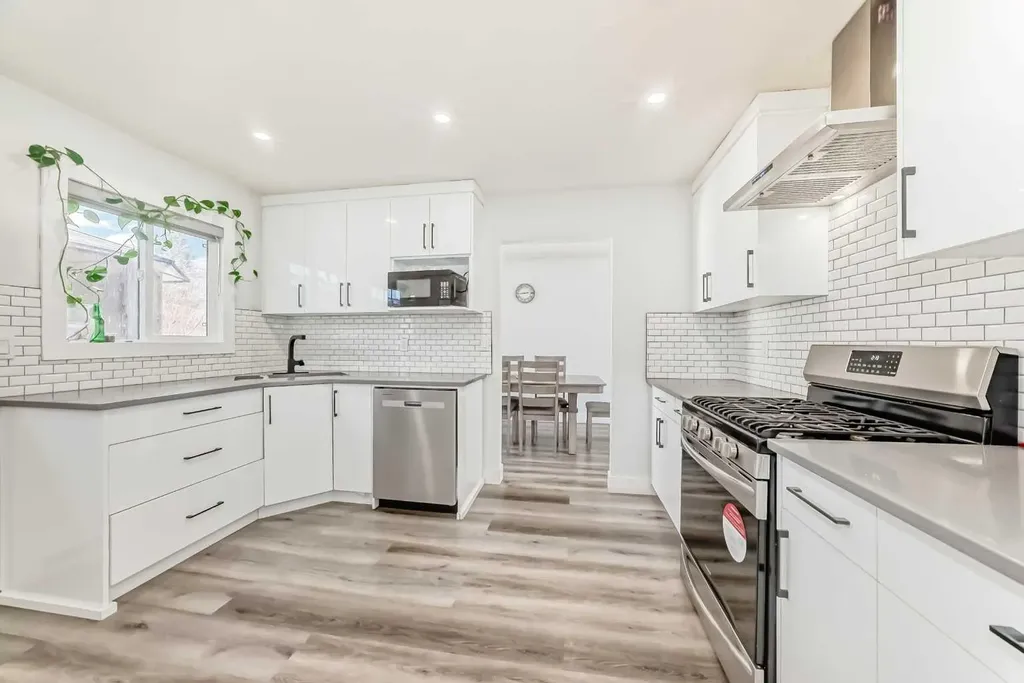 204 Whiteview Close NE Calgary AB T1Y 1R3