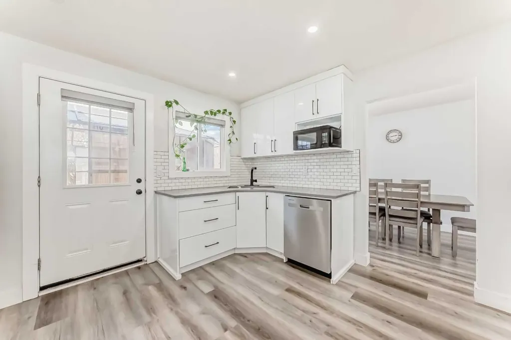 204 Whiteview Close NE Calgary AB T1Y 1R3