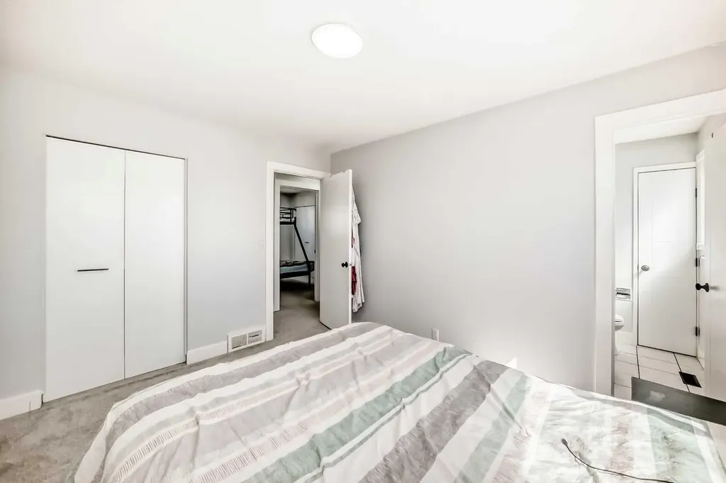 204 Whiteview Close NE Calgary AB T1Y 1R3
