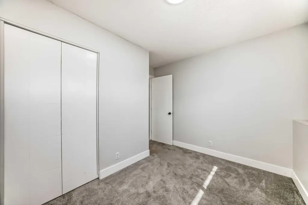 204 Whiteview Close NE Calgary AB T1Y 1R3
