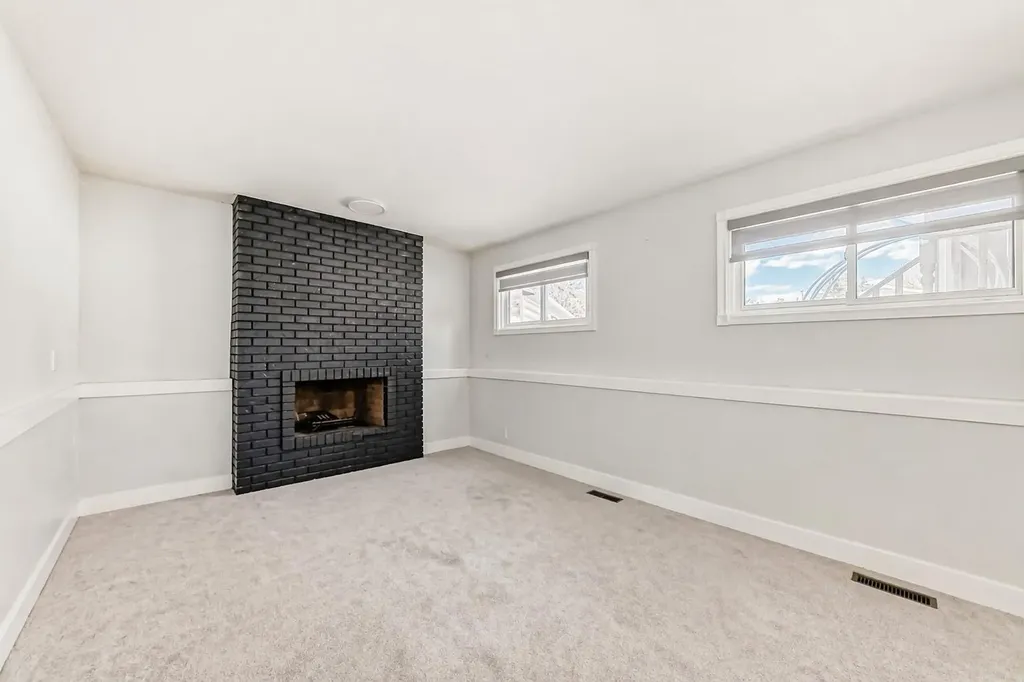 204 Whiteview Close NE Calgary AB T1Y 1R3