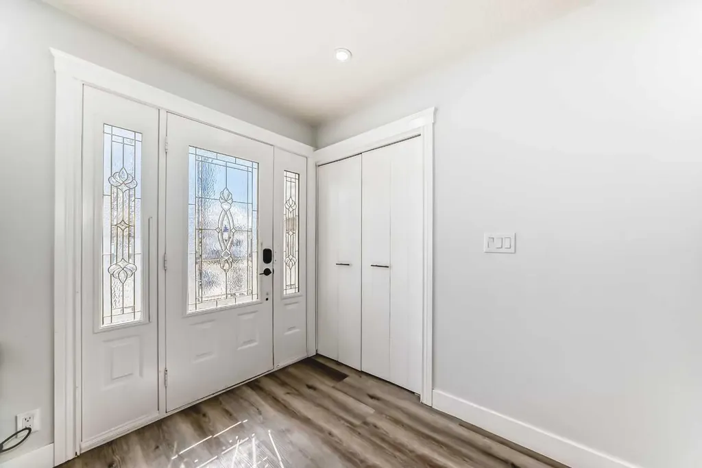 204 Whiteview Close NE Calgary AB T1Y 1R3