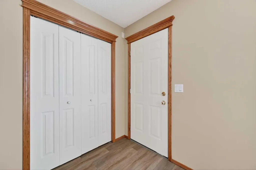 126 Evansmeade Crescent NW Calgary AB T3P 1B9