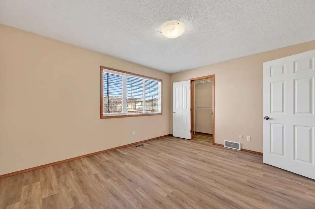 126 Evansmeade Crescent NW Calgary AB T3P 1B9