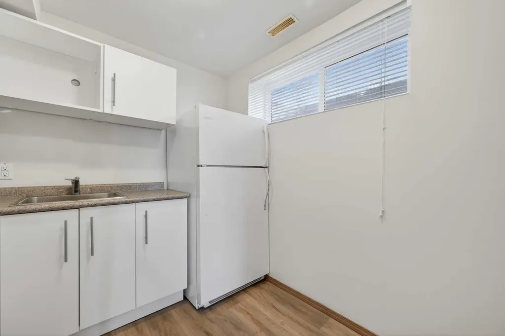126 Evansmeade Crescent NW Calgary AB T3P 1B9