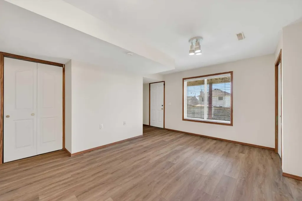 126 Evansmeade Crescent NW Calgary AB T3P 1B9