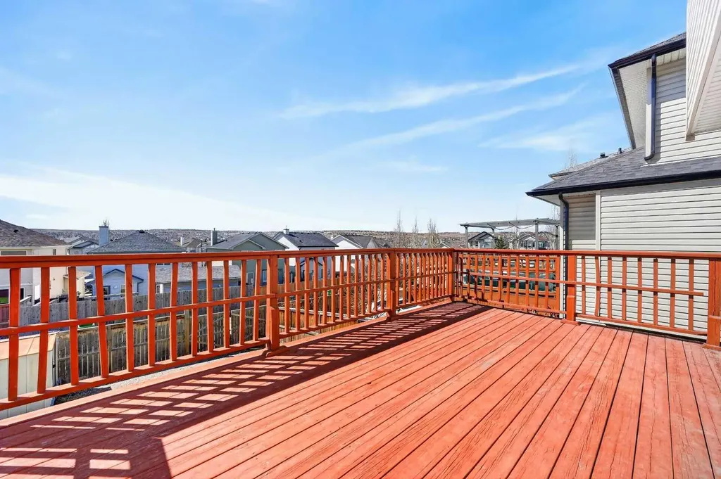 126 Evansmeade Crescent NW Calgary AB T3P 1B9