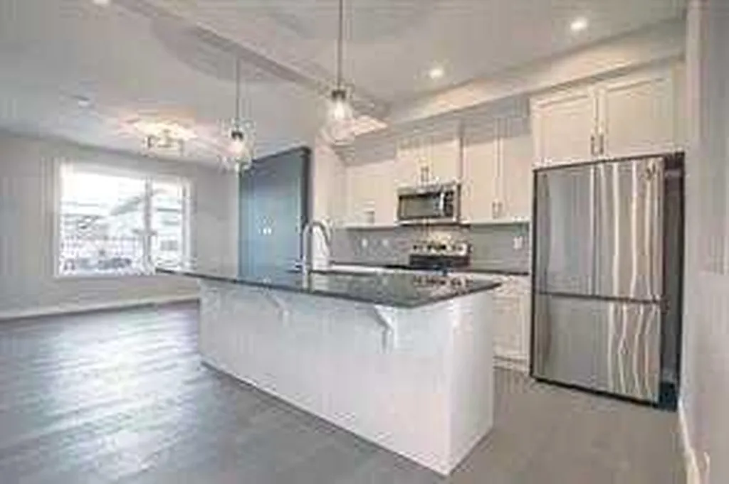 241 Cobblestone Gate SW Airdrie AB T4B 4Z9