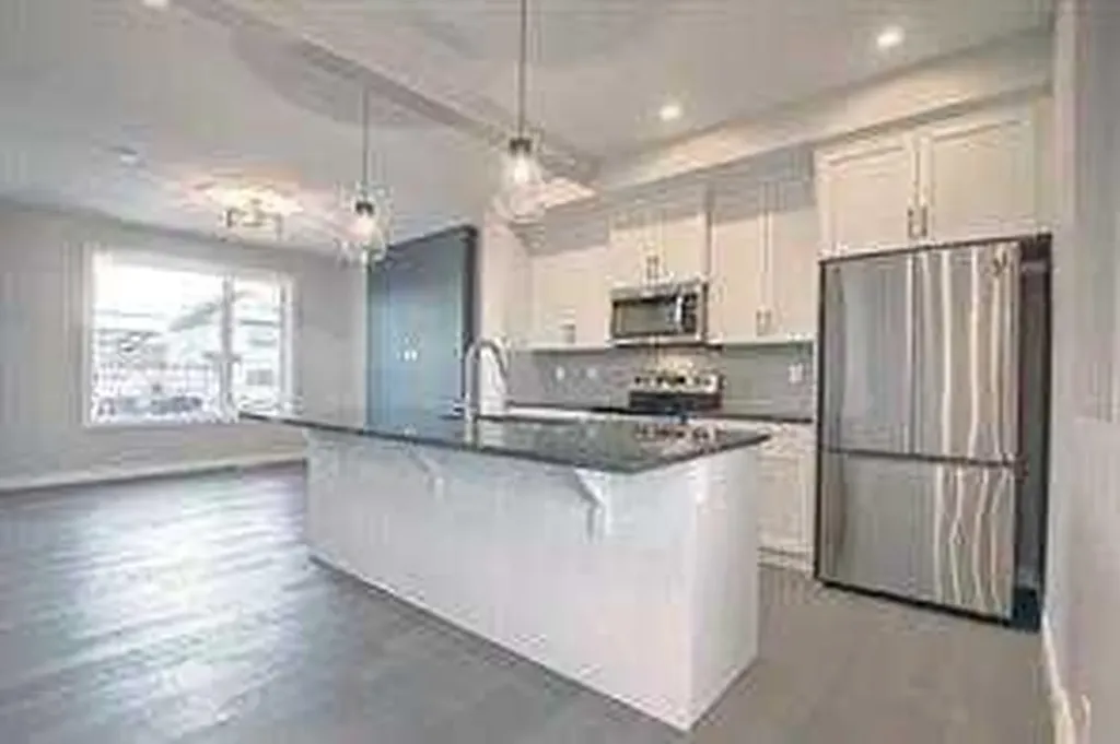 241 Cobblestone Gate SW Airdrie AB T4B 4Z9