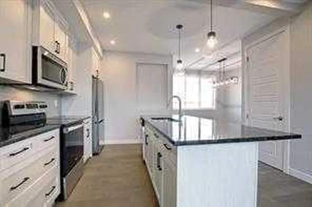 241 Cobblestone Gate SW Airdrie AB T4B 4Z9