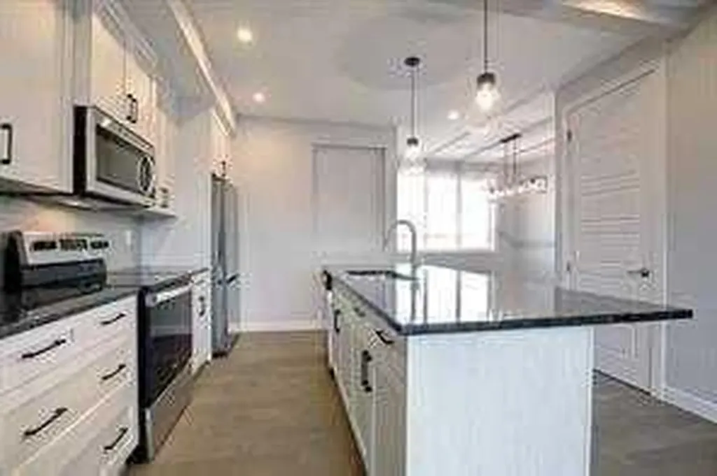 241 Cobblestone Gate SW Airdrie AB T4B 4Z9