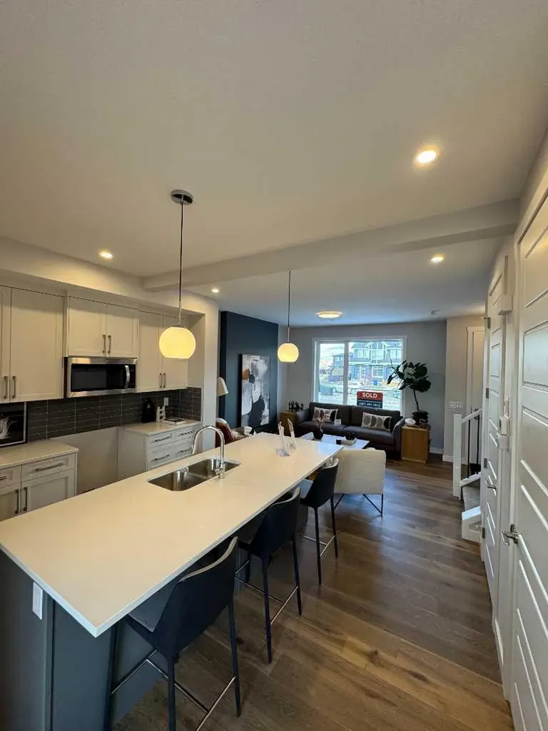 241 Cobblestone Gate SW Airdrie AB T4B 4Z9