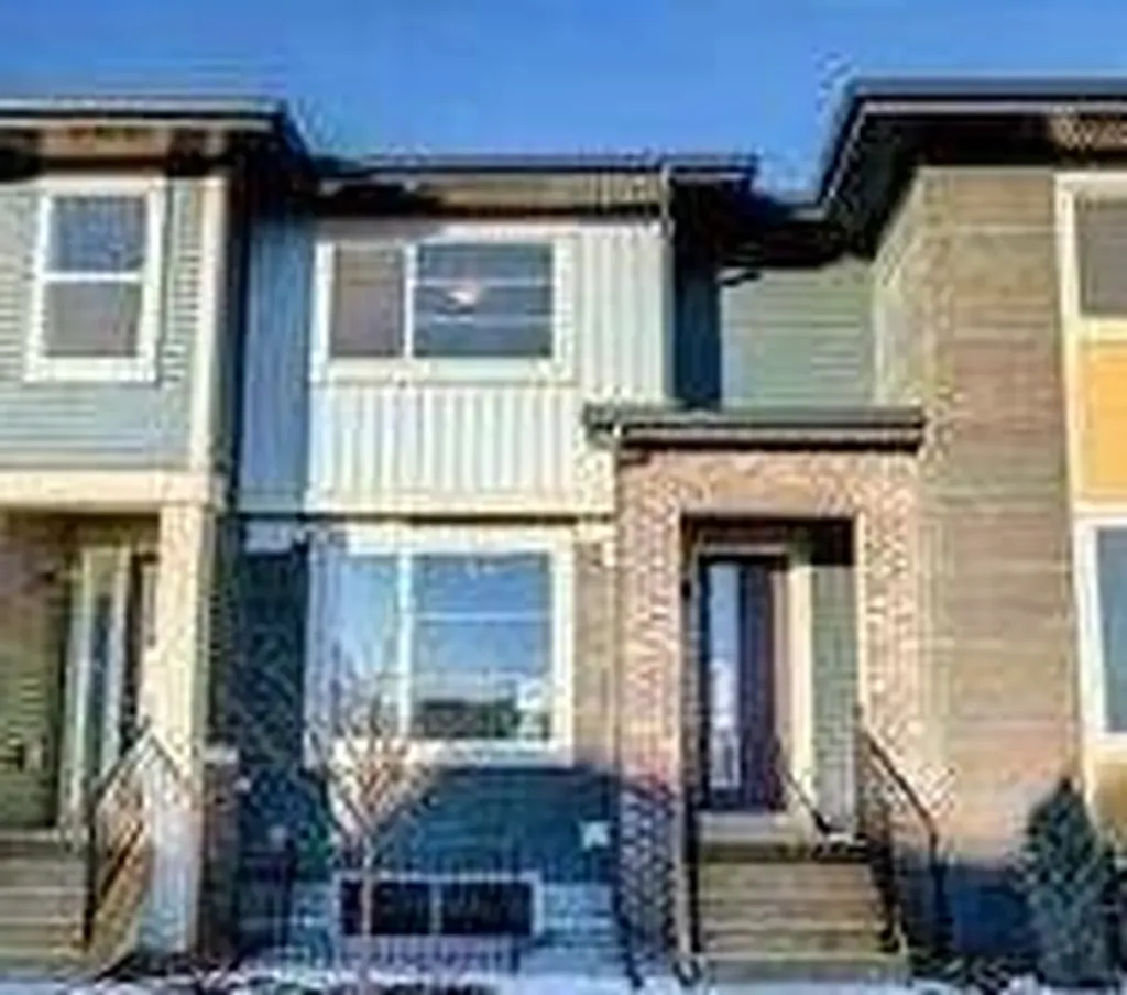 241 Cobblestone Gate SW Airdrie AB T4B 4Z9