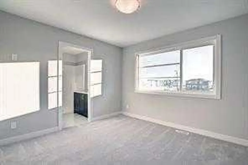 241 Cobblestone Gate SW Airdrie AB T4B 4Z9