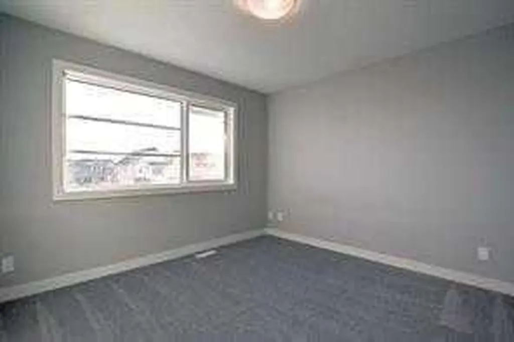 241 Cobblestone Gate SW Airdrie AB T4B 4Z9