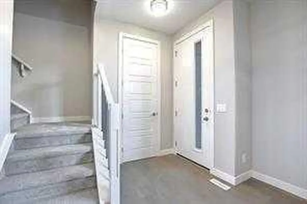 241 Cobblestone Gate SW Airdrie AB T4B 4Z9