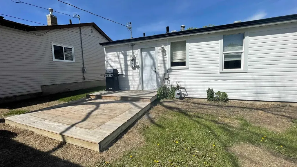 709 7 Avenue Wainwright AB T9W 1B5