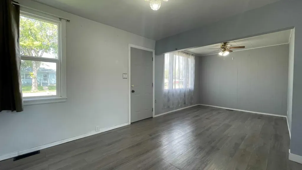 709 7 Avenue Wainwright AB T9W 1B5