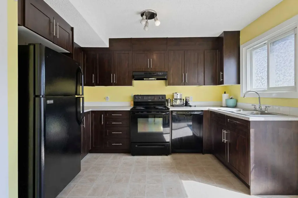 104 Deer Ridge Lane SE Calgary AB T2J6N4