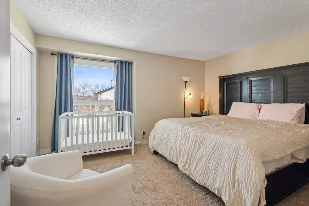 104 Deer Ridge Lane SE Calgary AB T2J6N4