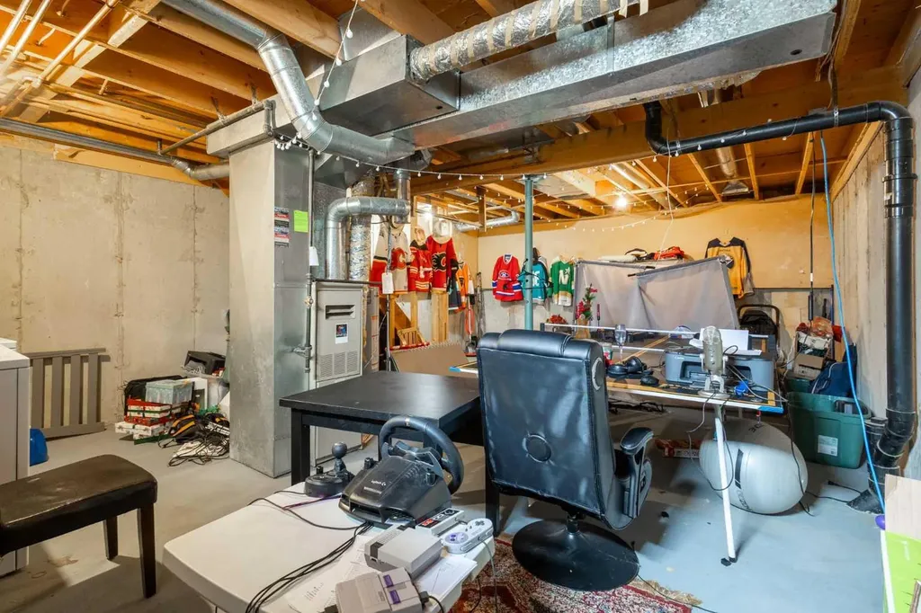 104 Deer Ridge Lane SE Calgary AB T2J6N4