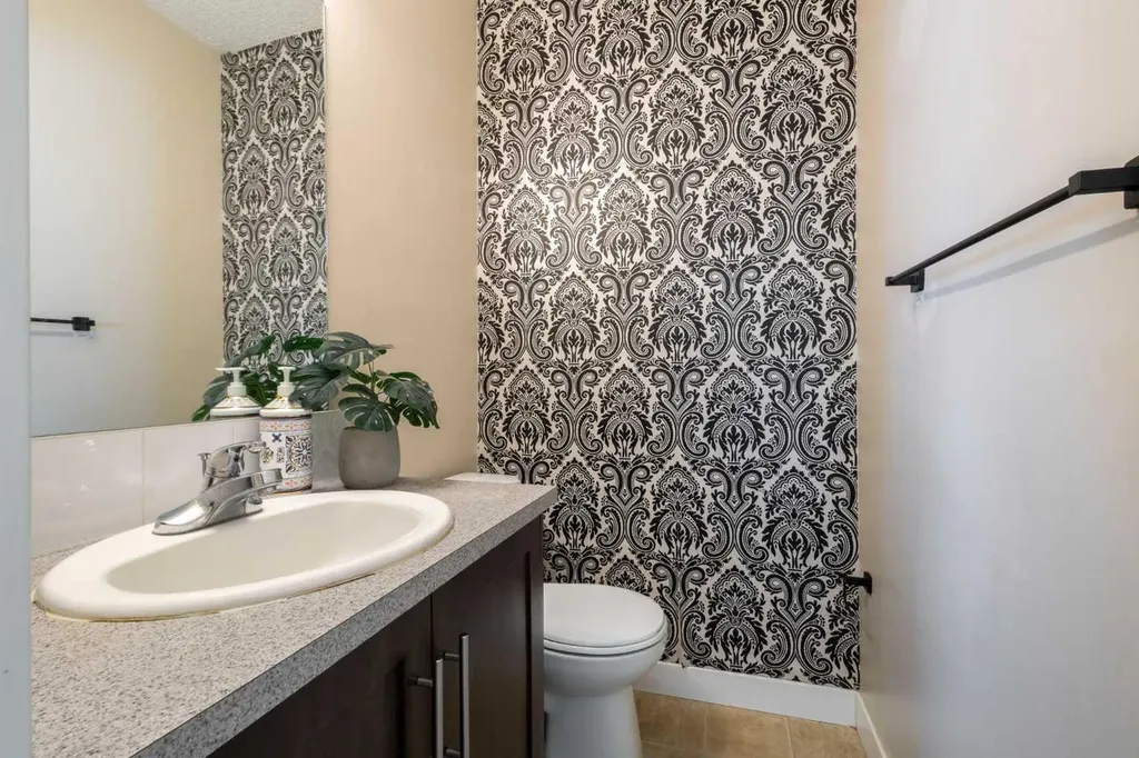 104 Deer Ridge Lane SE Calgary AB T2J6N4